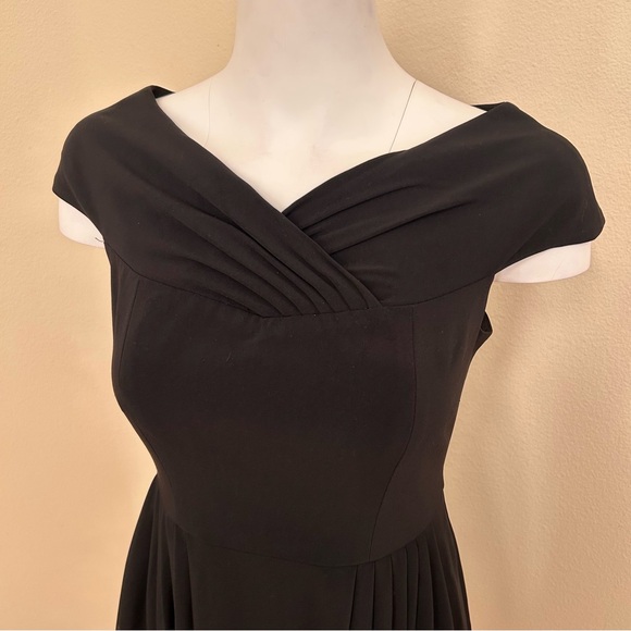Gal Meets Glam Ruthie Little Black Dress size 2 Fit & Flare Pleated Sleeveless - Picture 6 of 9
